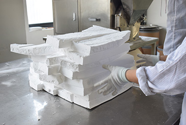 What are the significant advantages of PTFE board?